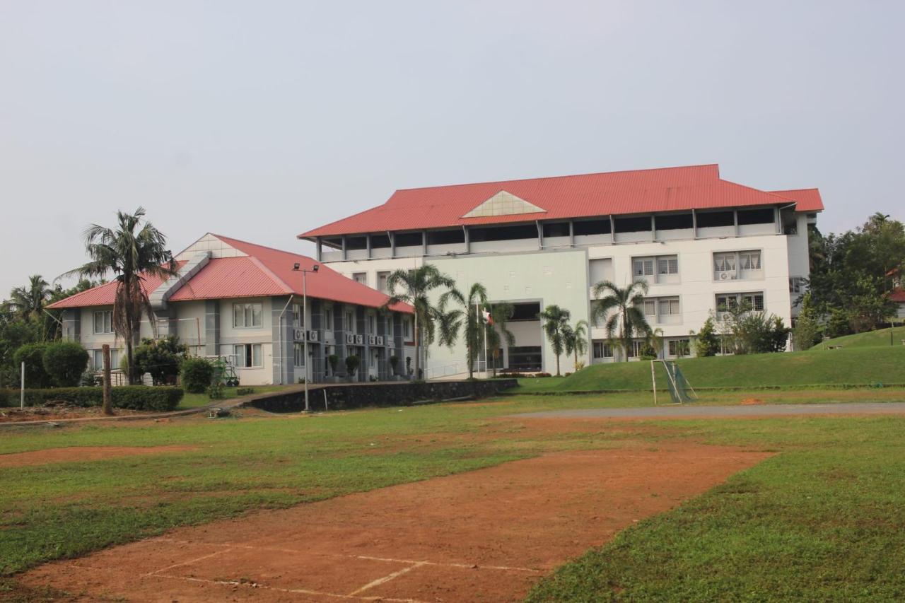 Angamaly Convention Centre Hotel Kochi Buitenkant foto