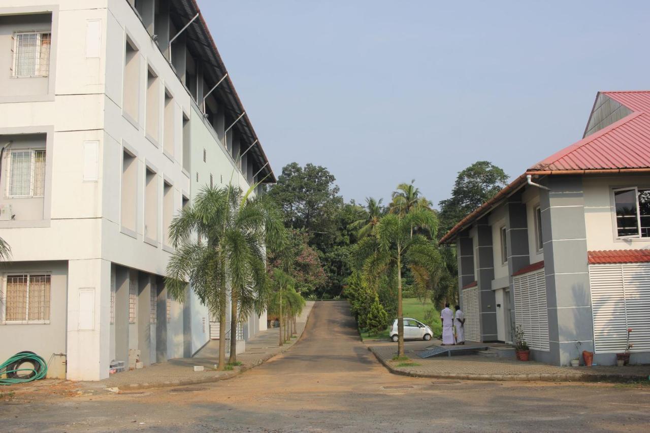 Angamaly Convention Centre Hotel Kochi Buitenkant foto