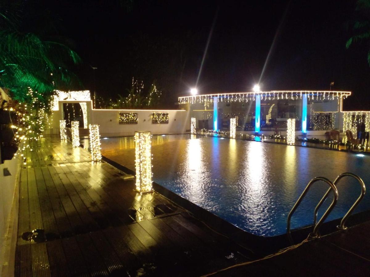 Angamaly Convention Centre Hotel Kochi Buitenkant foto