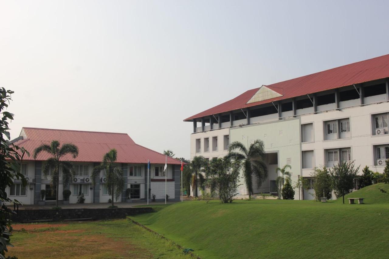Angamaly Convention Centre Hotel Kochi Buitenkant foto