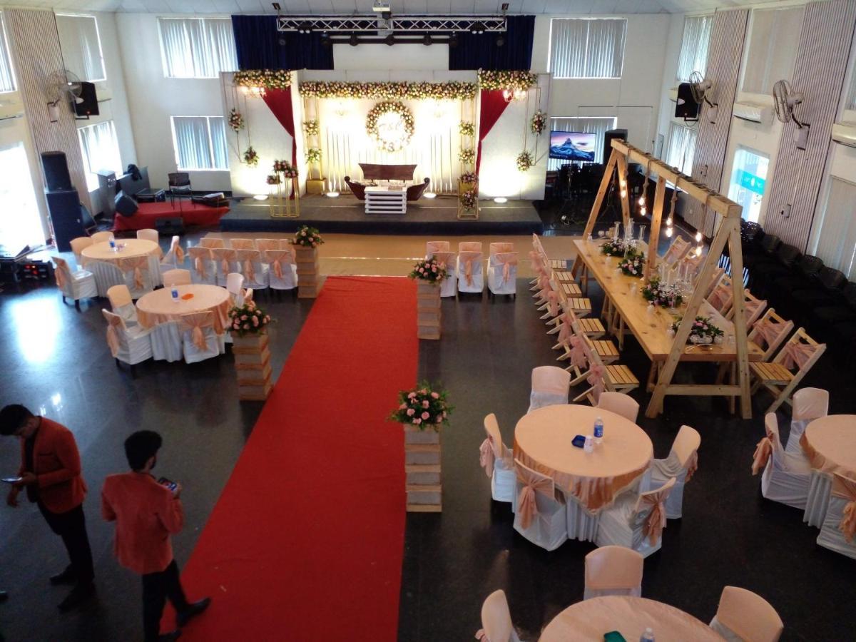 Angamaly Convention Centre Hotel Kochi Buitenkant foto