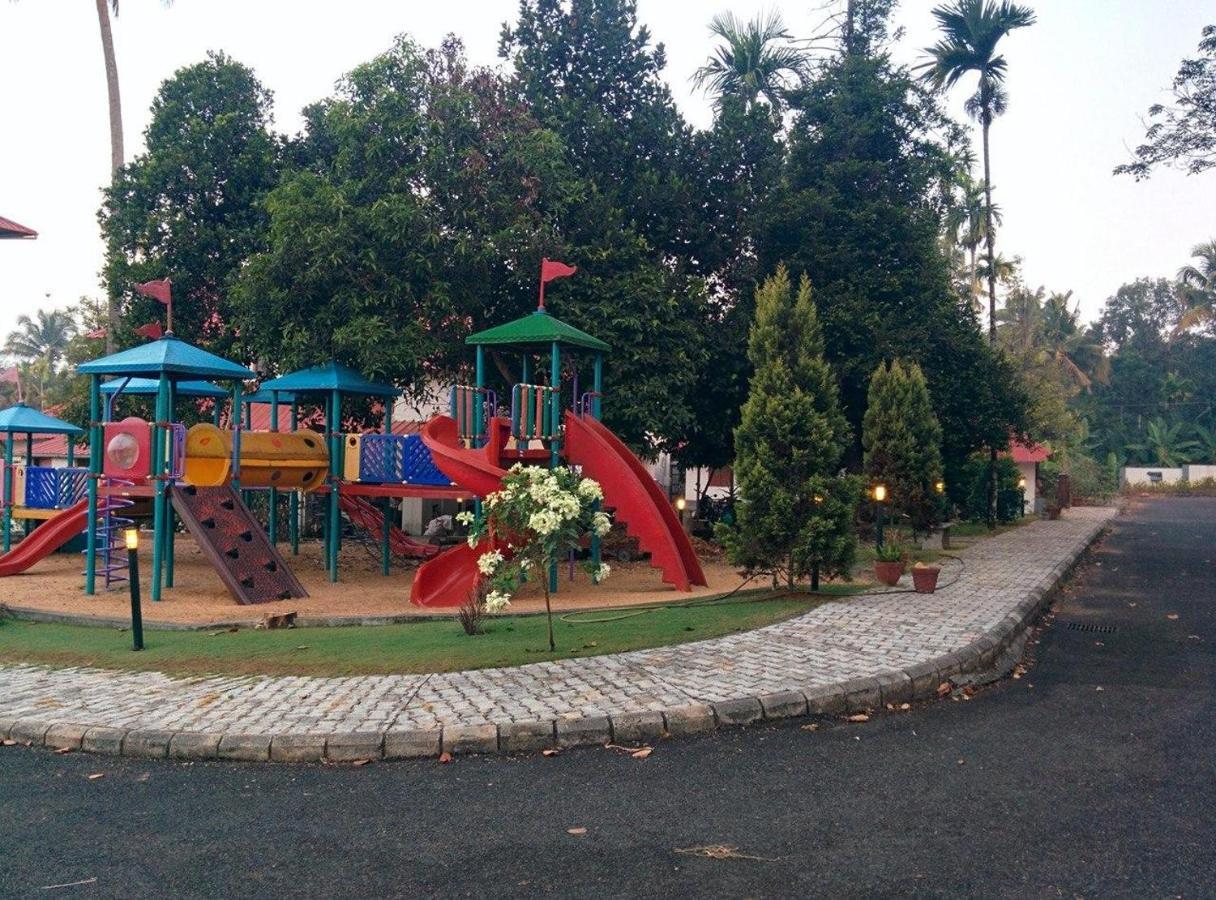 Angamaly Convention Centre Hotel Kochi Buitenkant foto